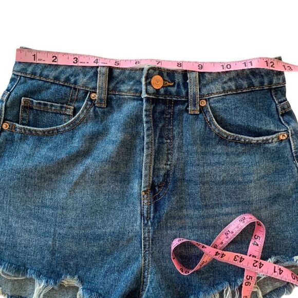 Wild Fable Hi Waisted Cut Off Denim Shorts - Picture 3 of 5